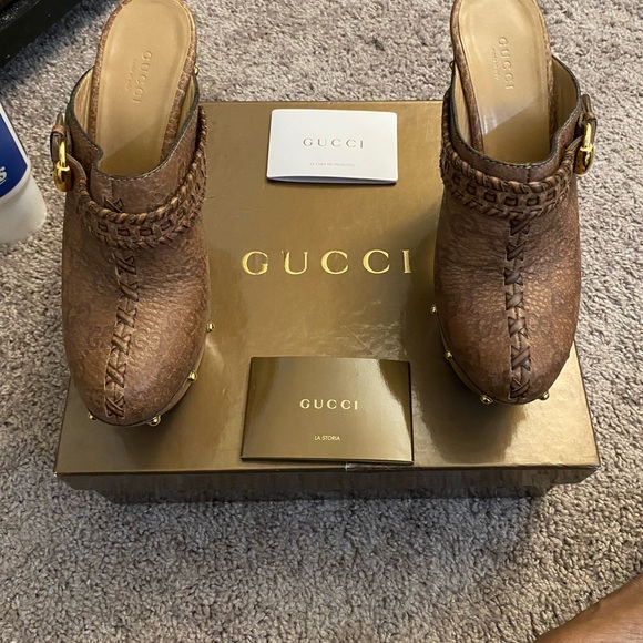 Gucci Wooden platform clogs w/ individual dust bags and a large dust - Picture 7 of 9